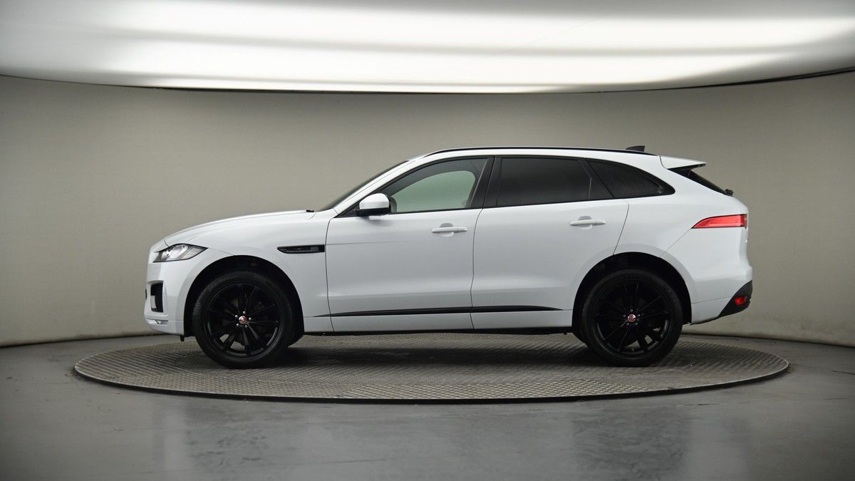 Jaguar F-PACE Image 19