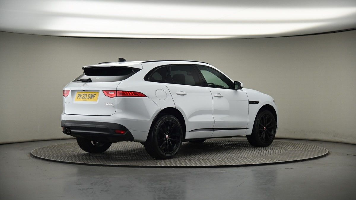 Jaguar F-PACE Image 7