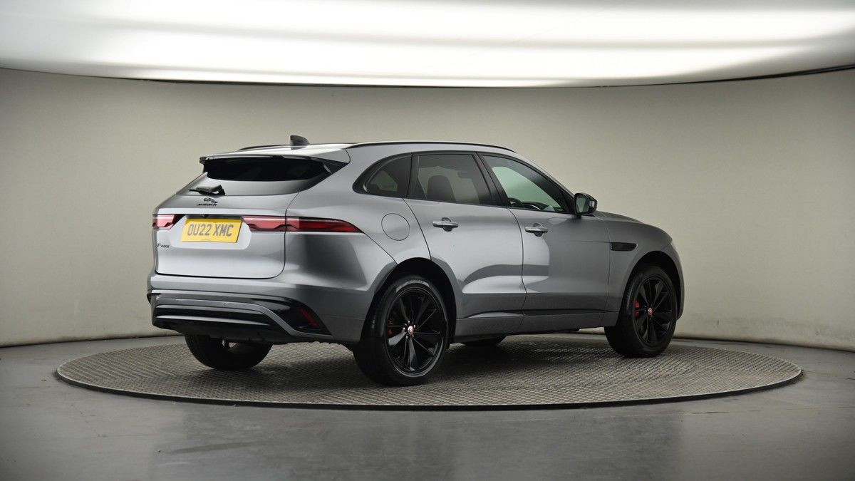 Jaguar F-PACE Image 7