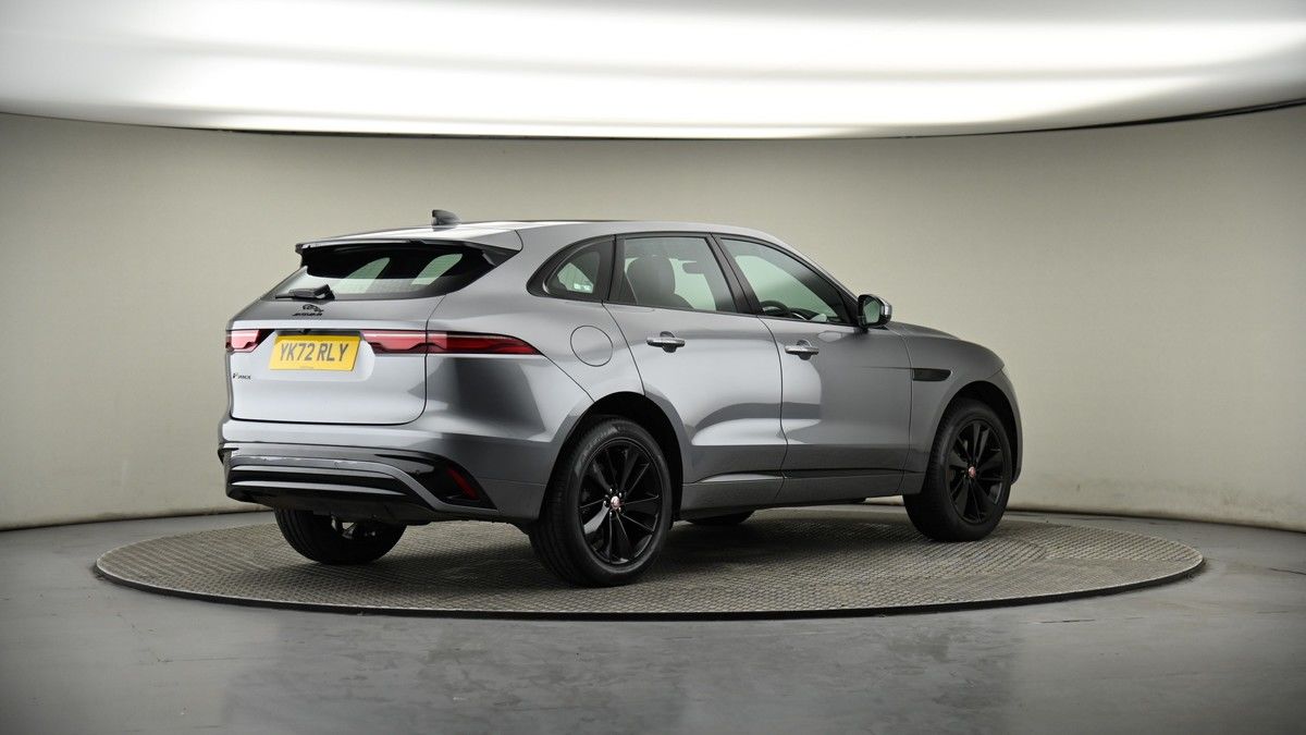 Jaguar F-PACE Image 7