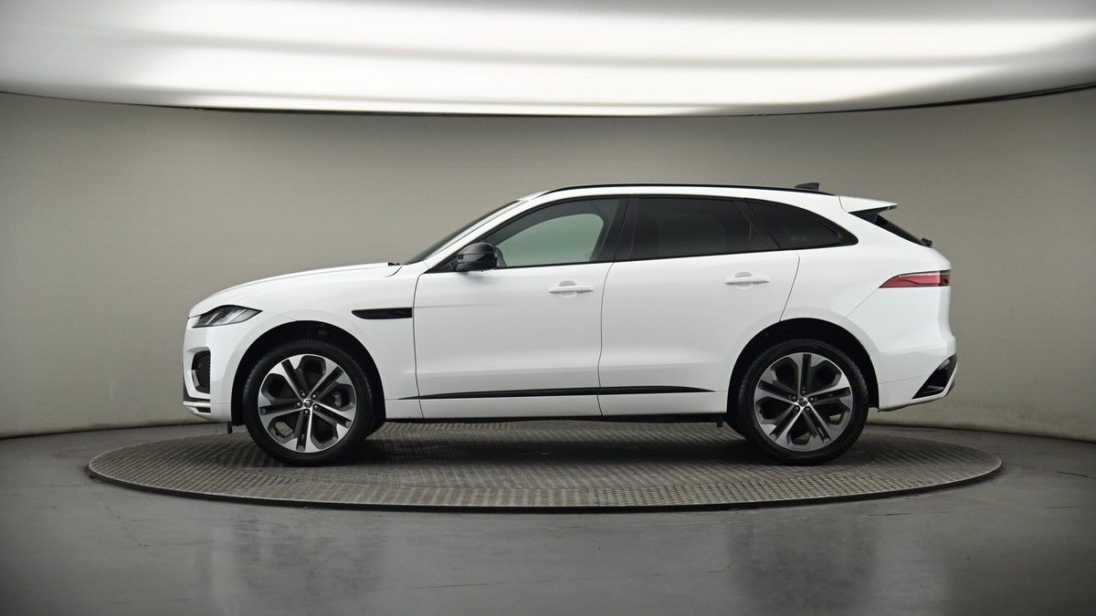 Jaguar F-PACE Image 19