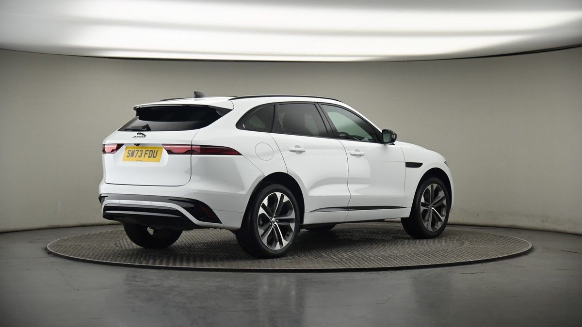 Jaguar F-PACE Image 7