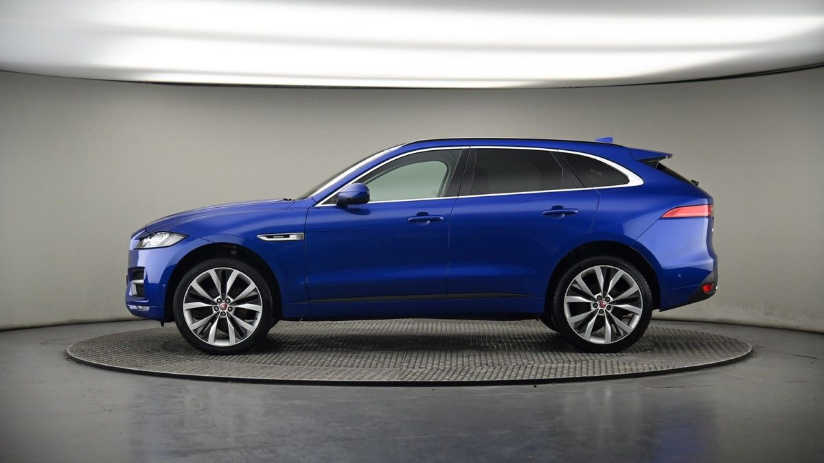 Jaguar F-PACE Image 57