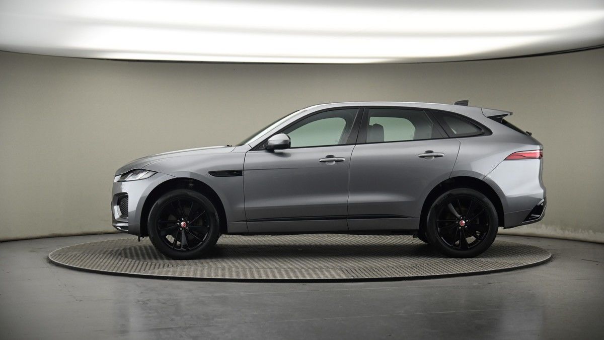 Jaguar F-PACE Image 19