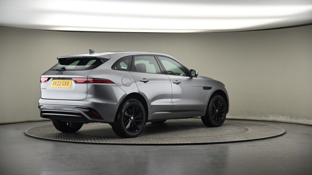 Jaguar F-PACE Image 7