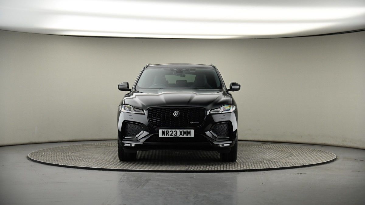 Jaguar F-PACE Image 18