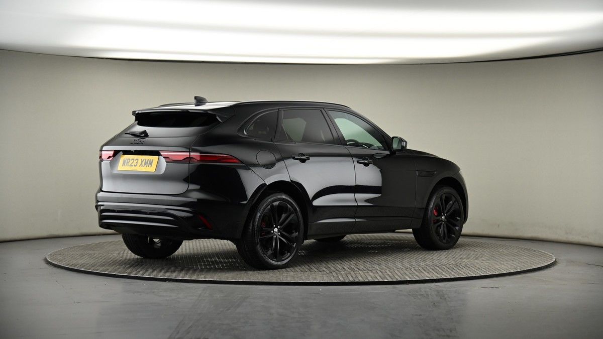 Jaguar F-PACE Image 7