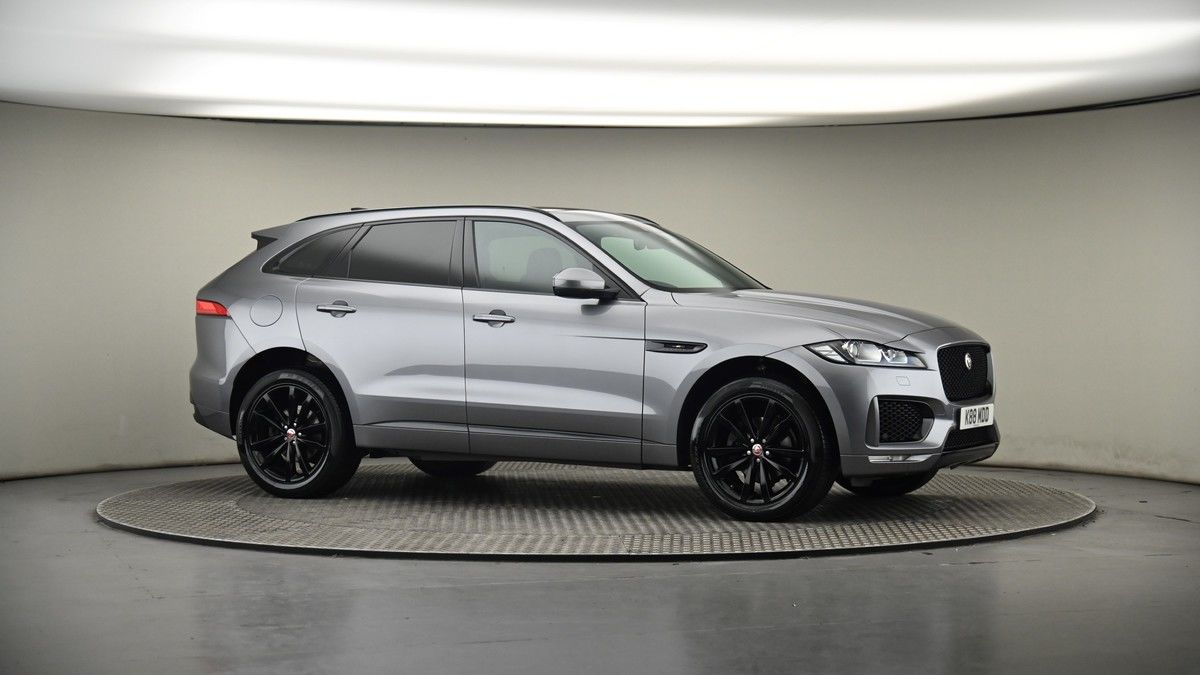 Jaguar F-PACE Image 6