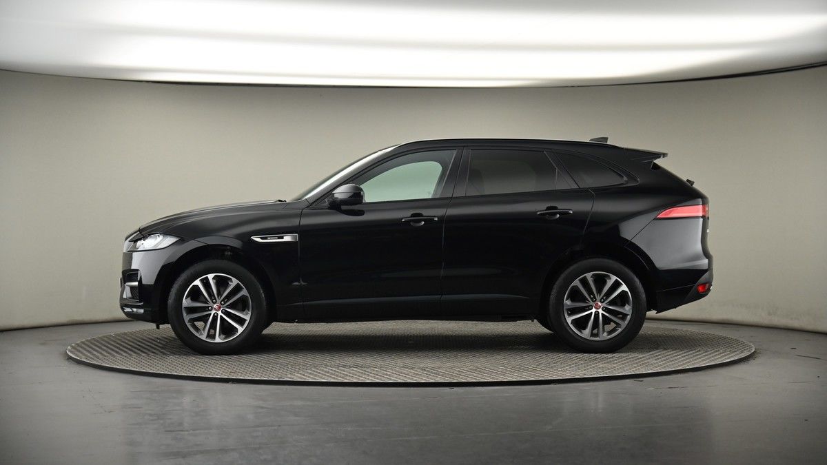 Jaguar F-PACE Image 19