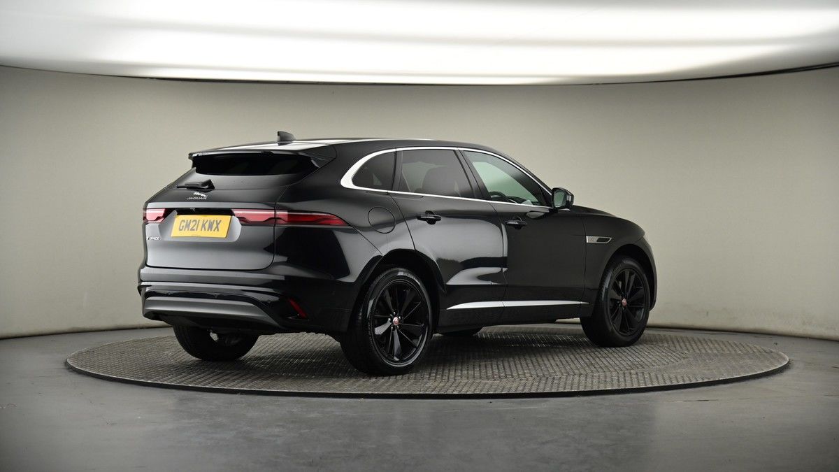 Jaguar F-PACE Image 6