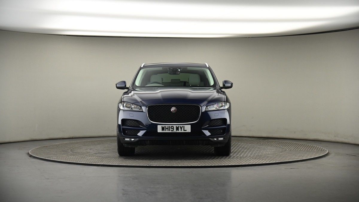 Jaguar F-PACE Image 18