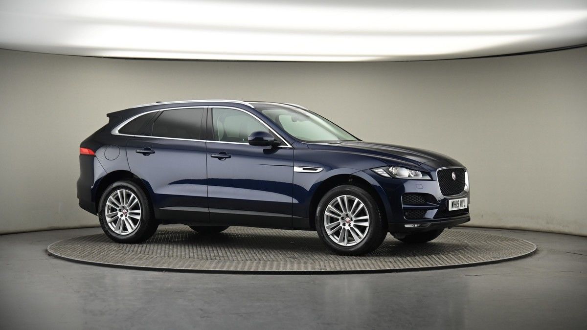 Jaguar F-PACE Image 6