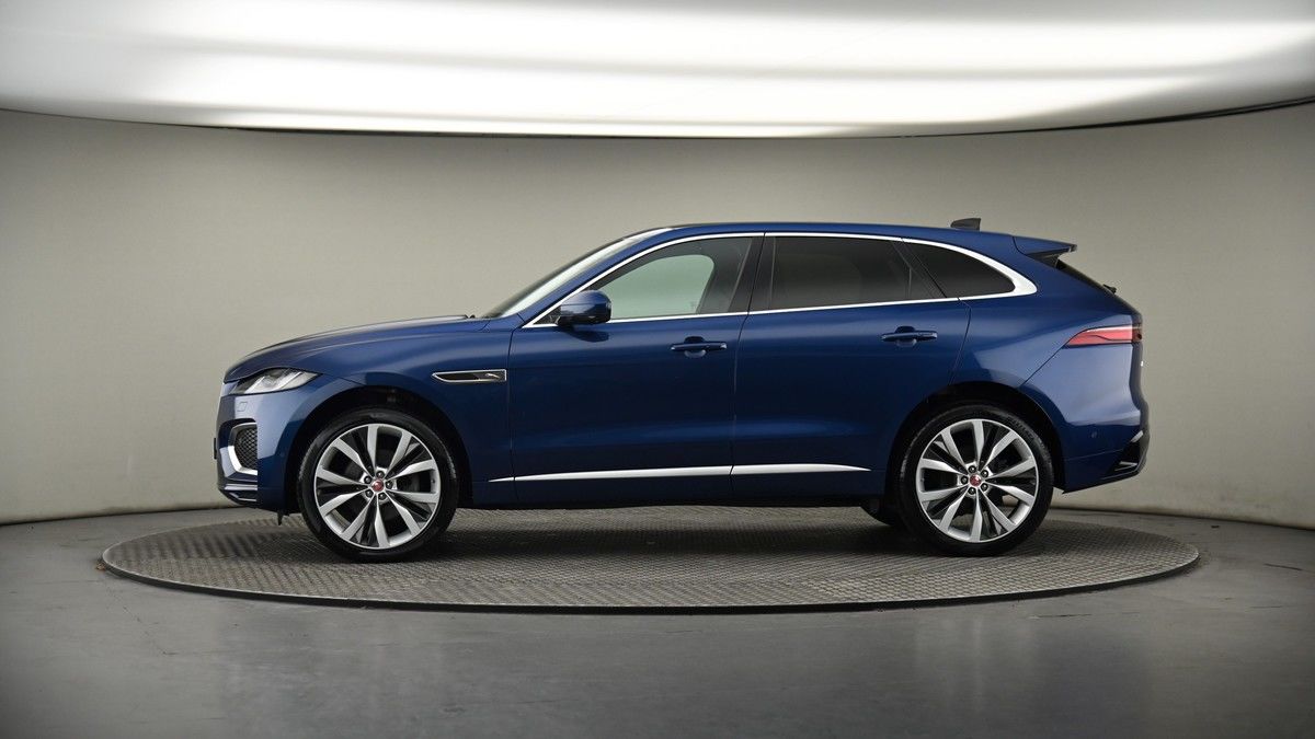 Jaguar F-PACE Image 19