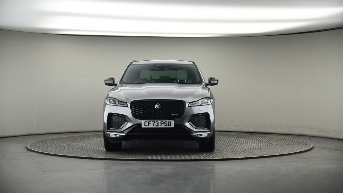 Jaguar F-PACE Image 18