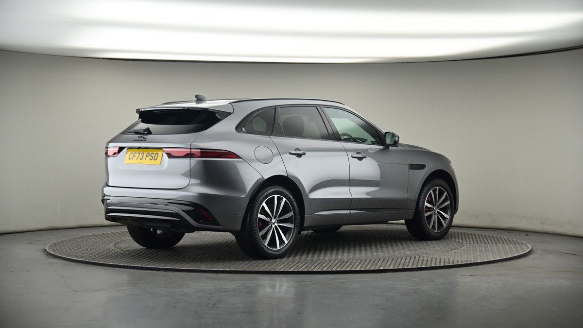 Jaguar F-PACE Image 7