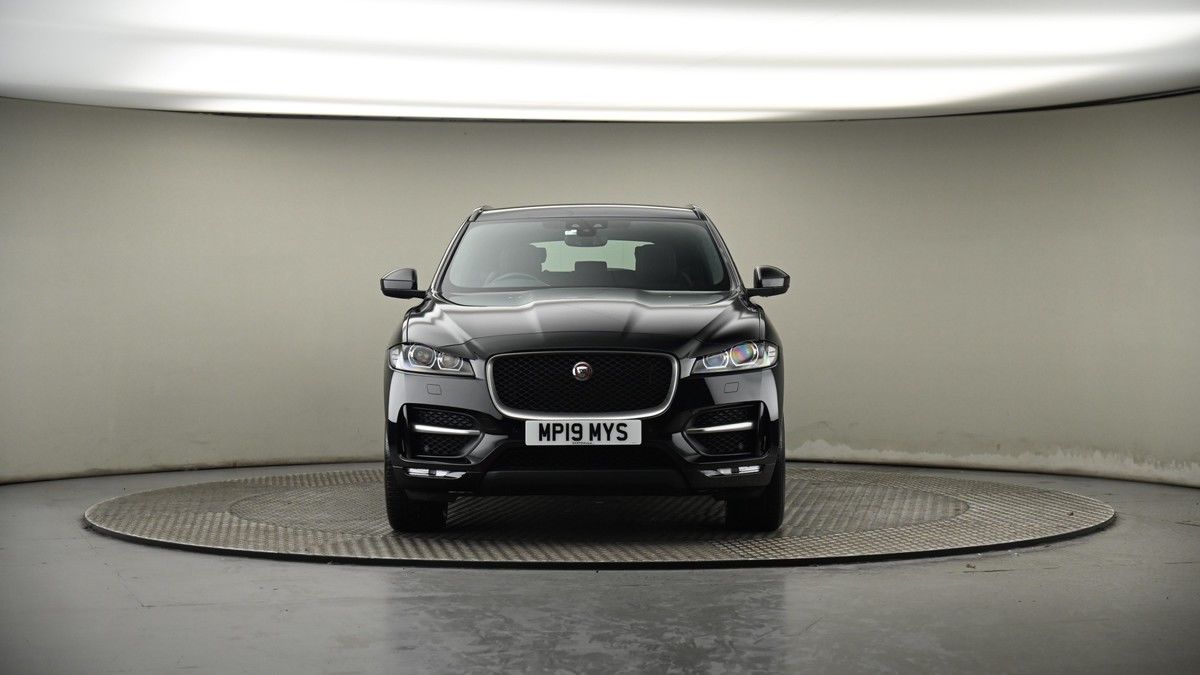 Jaguar F-PACE Image 18