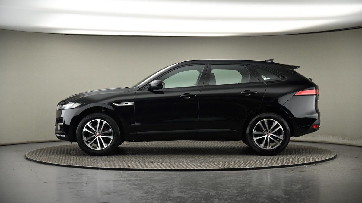 Jaguar F-PACE Image 19