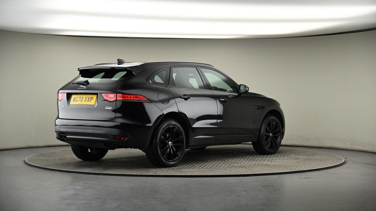 Jaguar F-PACE Image 7