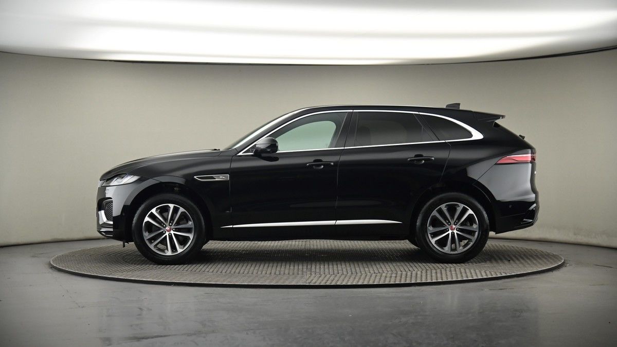 Jaguar F-PACE Image 19