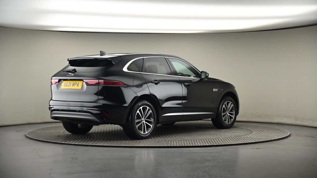 Jaguar F-PACE Image 7