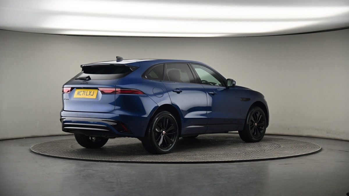 Jaguar F-PACE Image 7