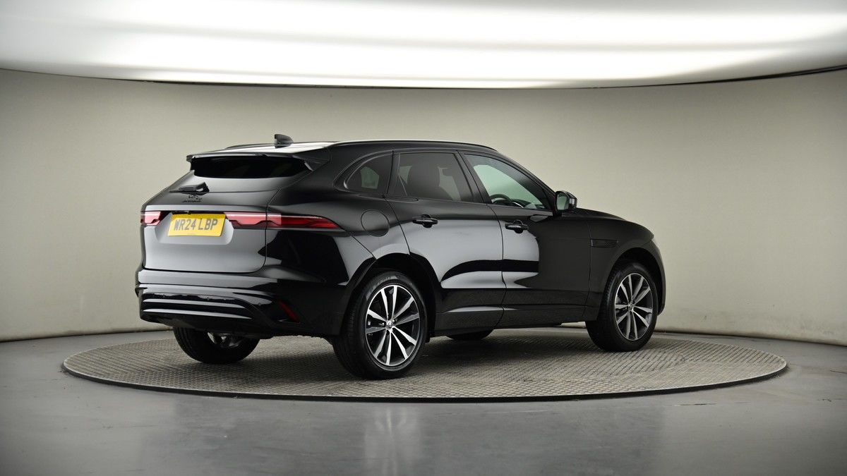 Jaguar F-PACE Image 7