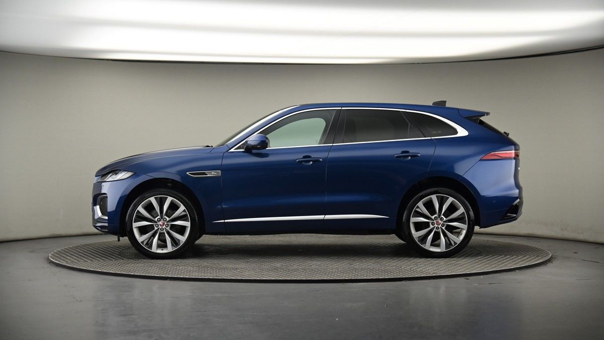 Jaguar F-PACE Image 19