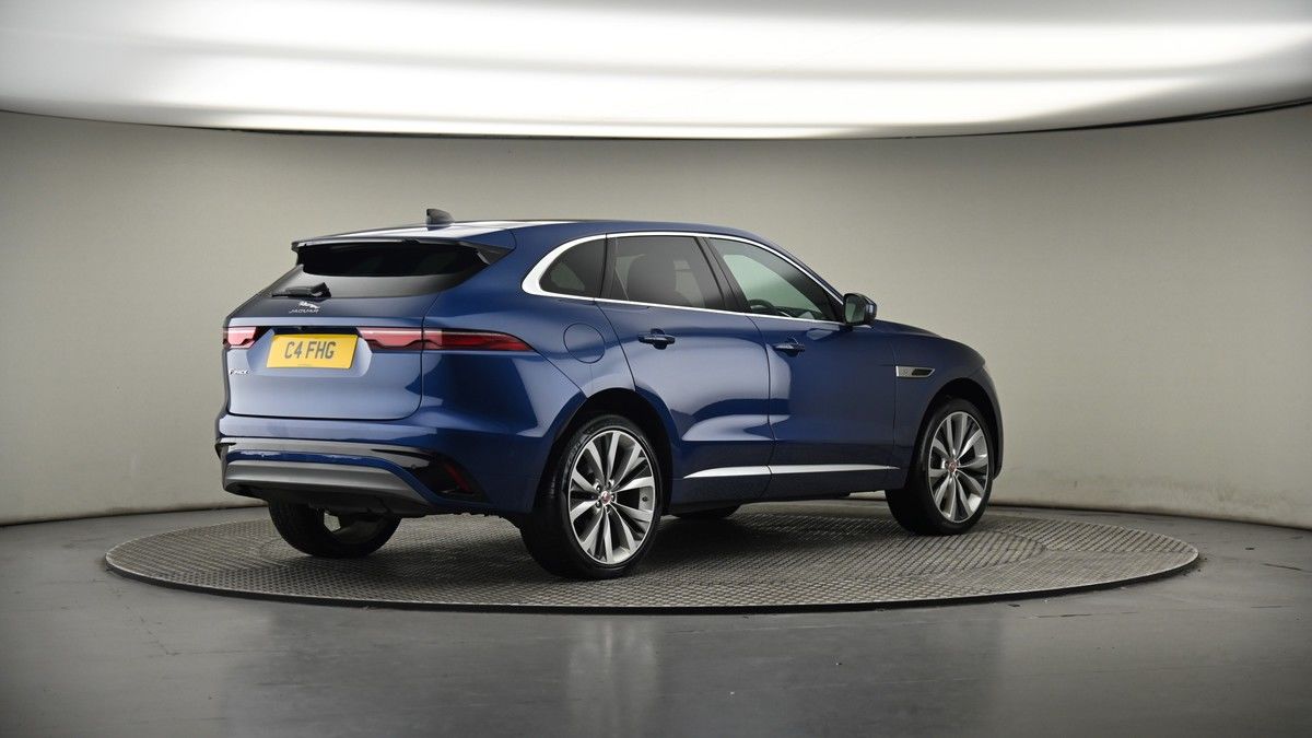 Jaguar F-PACE Image 7