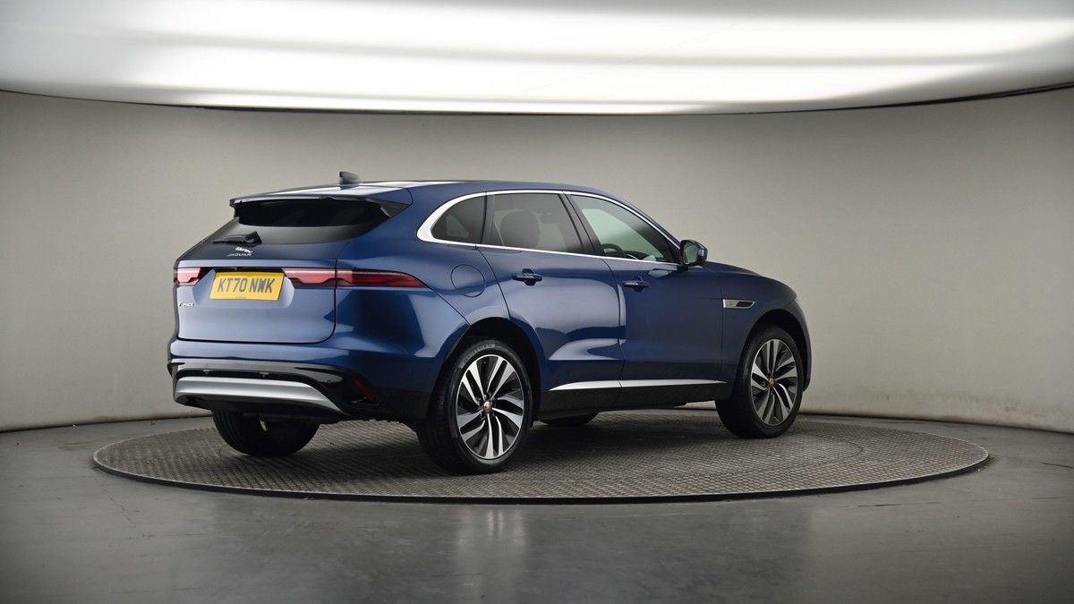 Jaguar F-PACE Image 7