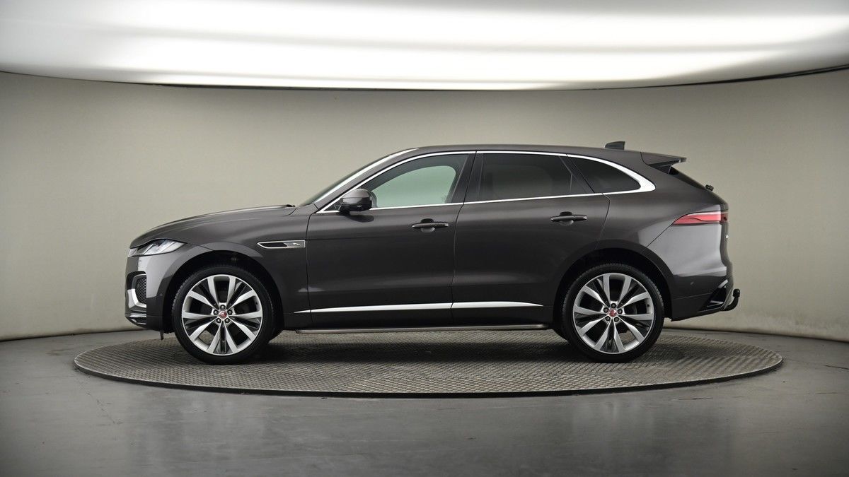 Jaguar F-PACE Image 19