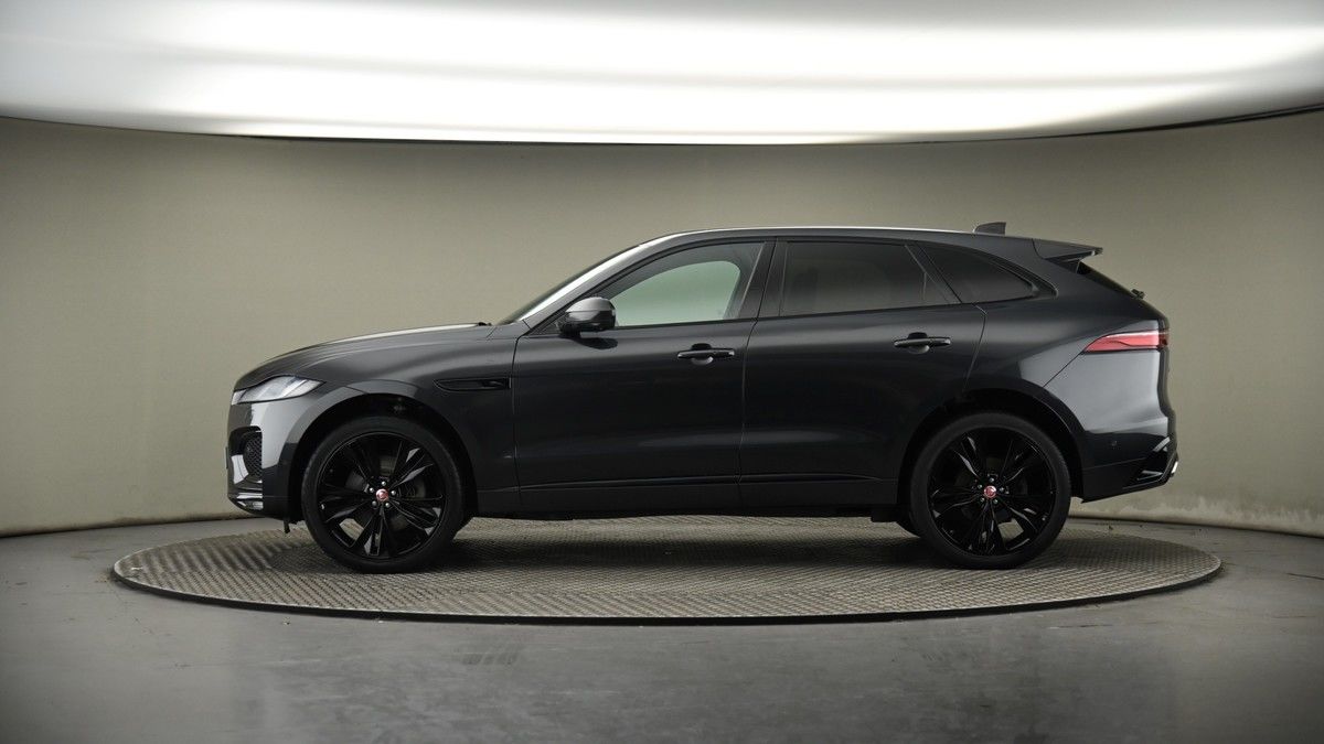 Jaguar F-PACE Image 19