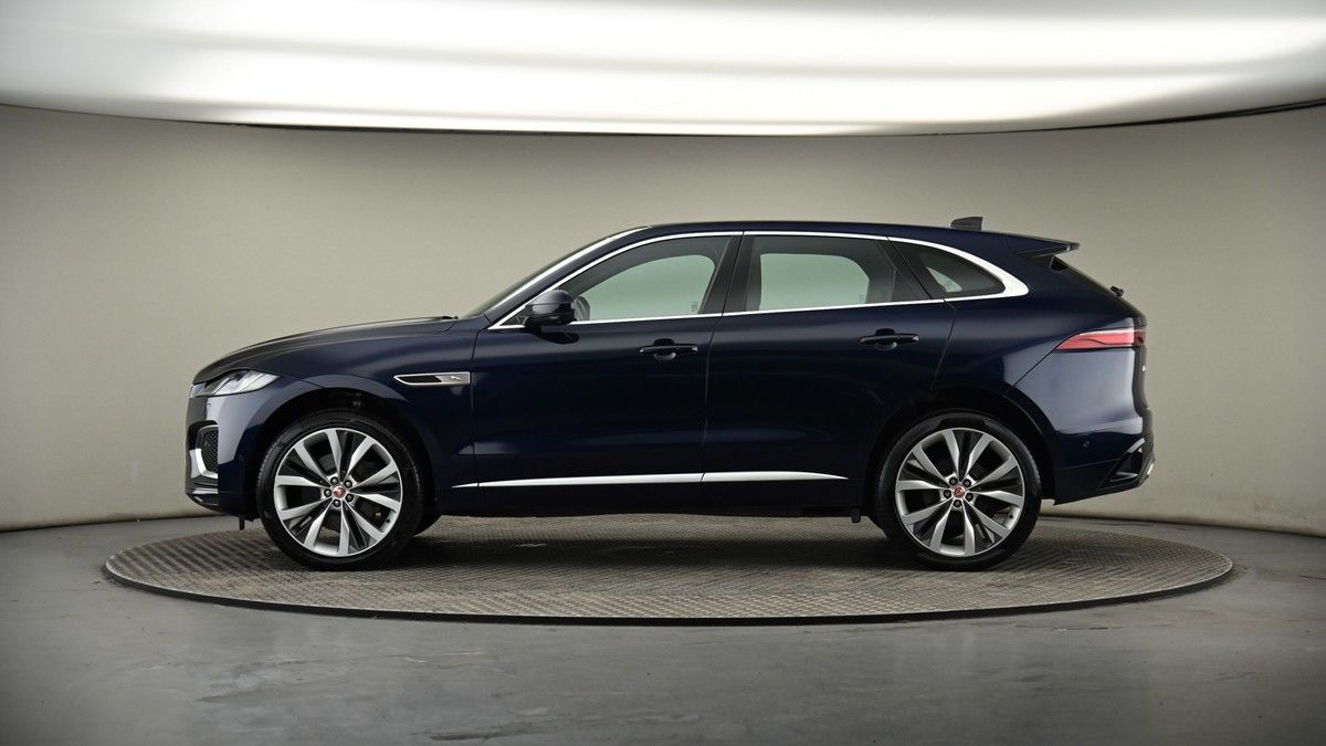 Jaguar F-PACE Image 19