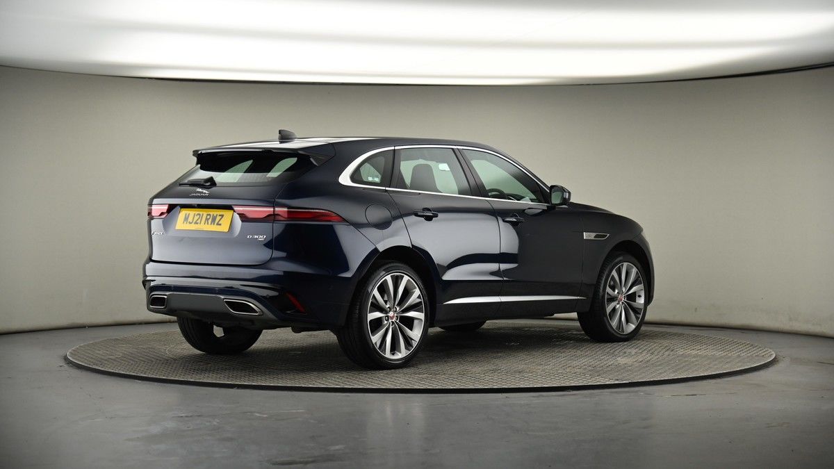 Jaguar F-PACE Image 7