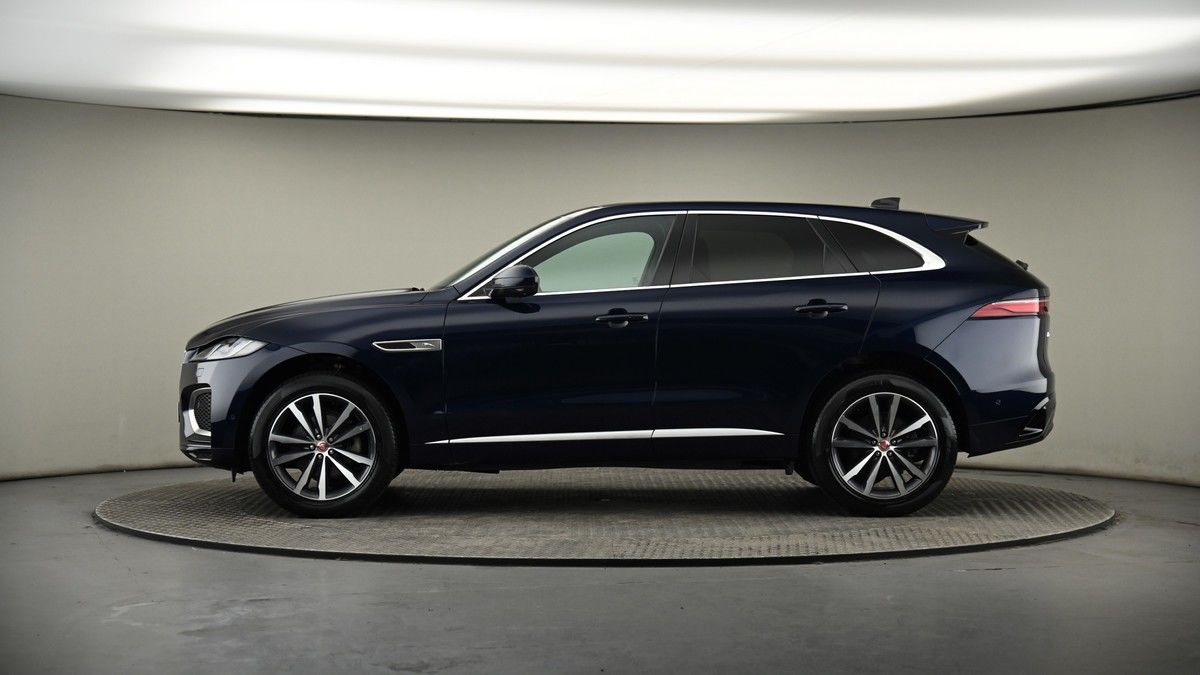 Jaguar F-PACE Image 19