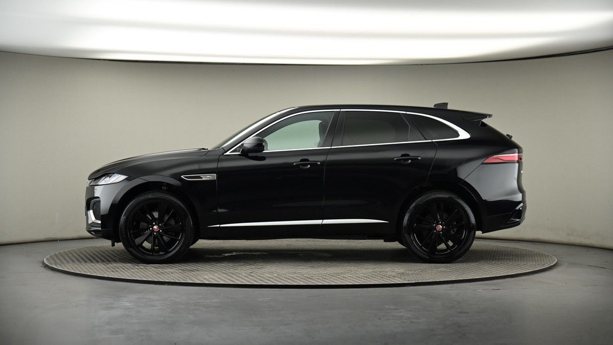 Jaguar F-PACE Image 19