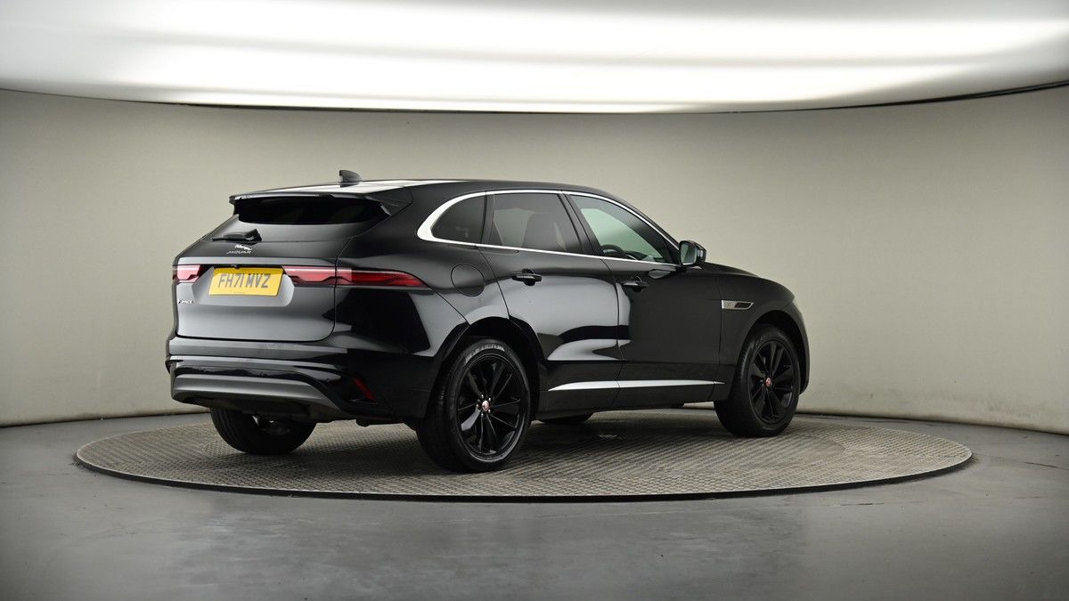 Jaguar F-PACE Image 7