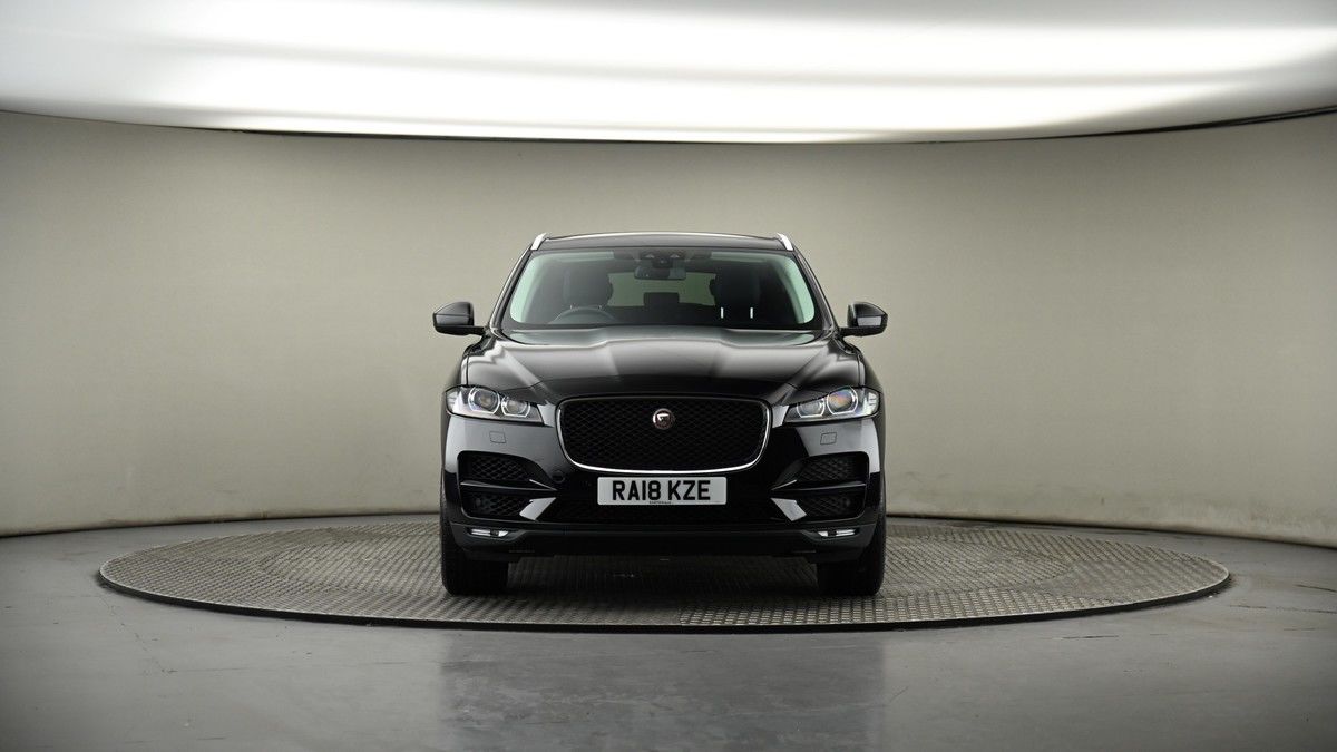 Jaguar F-PACE Image 18