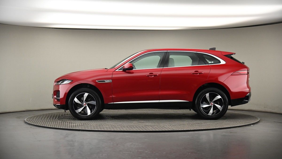 Jaguar F-PACE Image 19