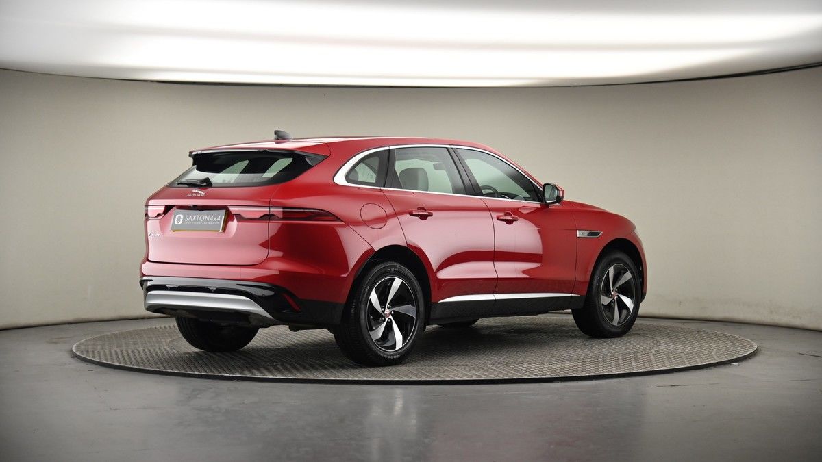 Jaguar F-PACE Image 7