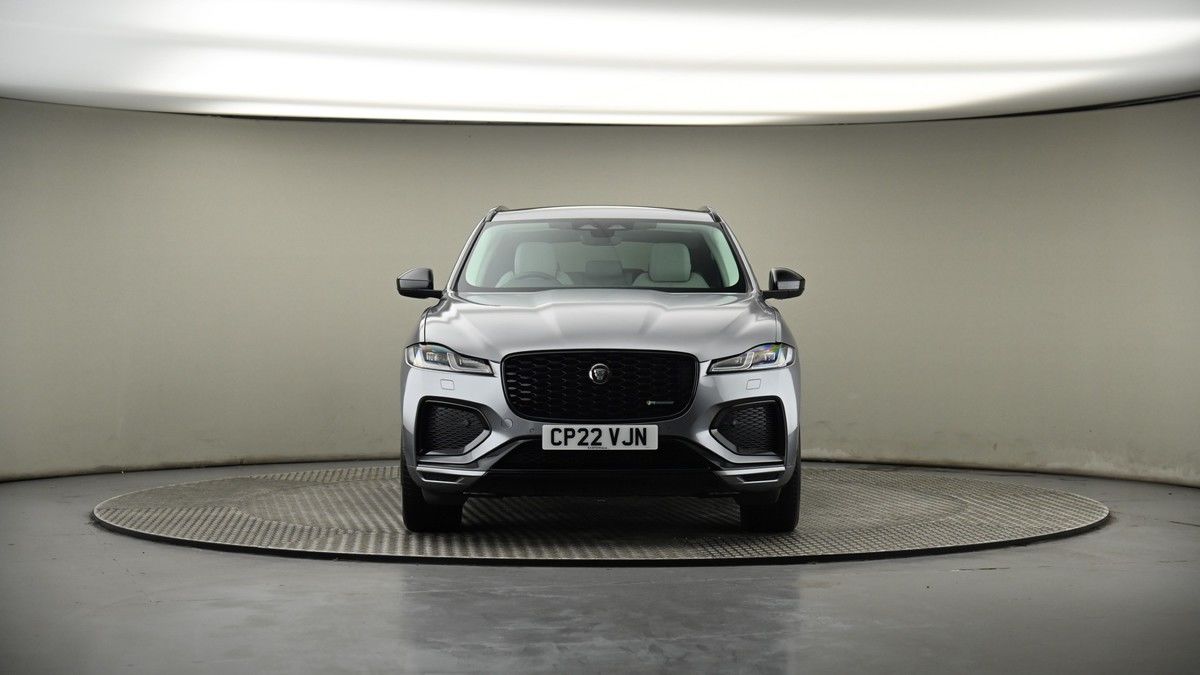 Jaguar F-PACE Image 18