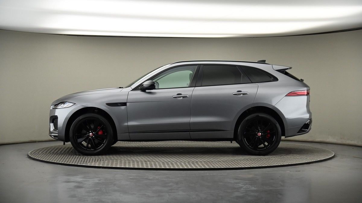 Jaguar F-PACE Image 19