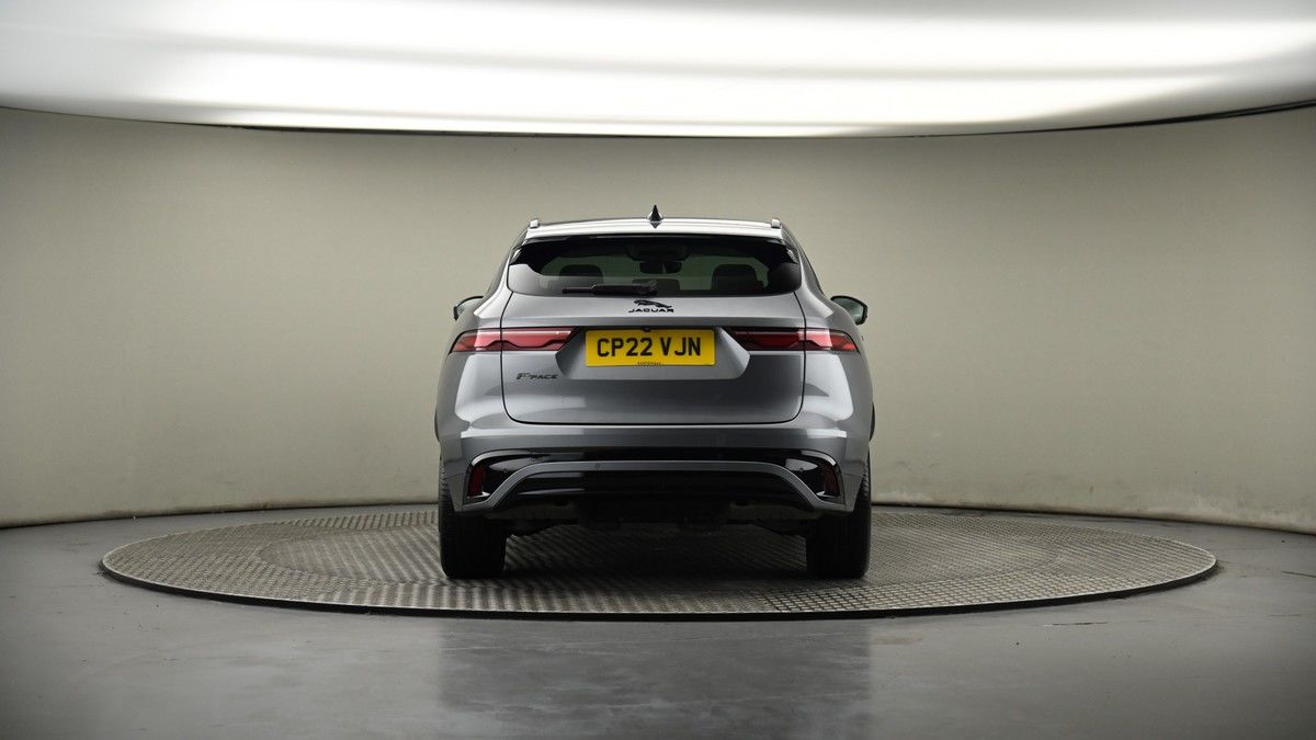 Jaguar F-PACE Image 17