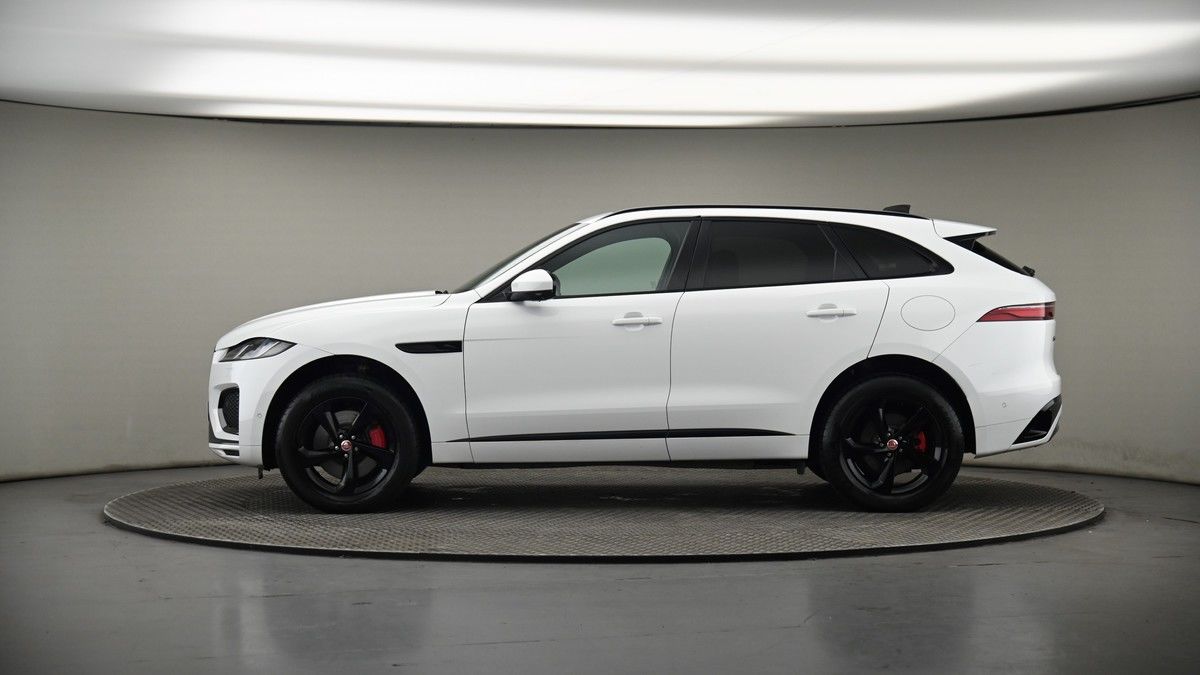 Jaguar F-PACE Image 19