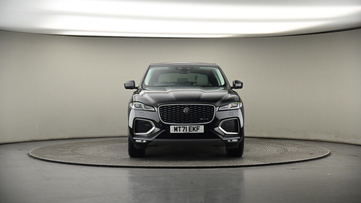 Jaguar F-PACE Image 18