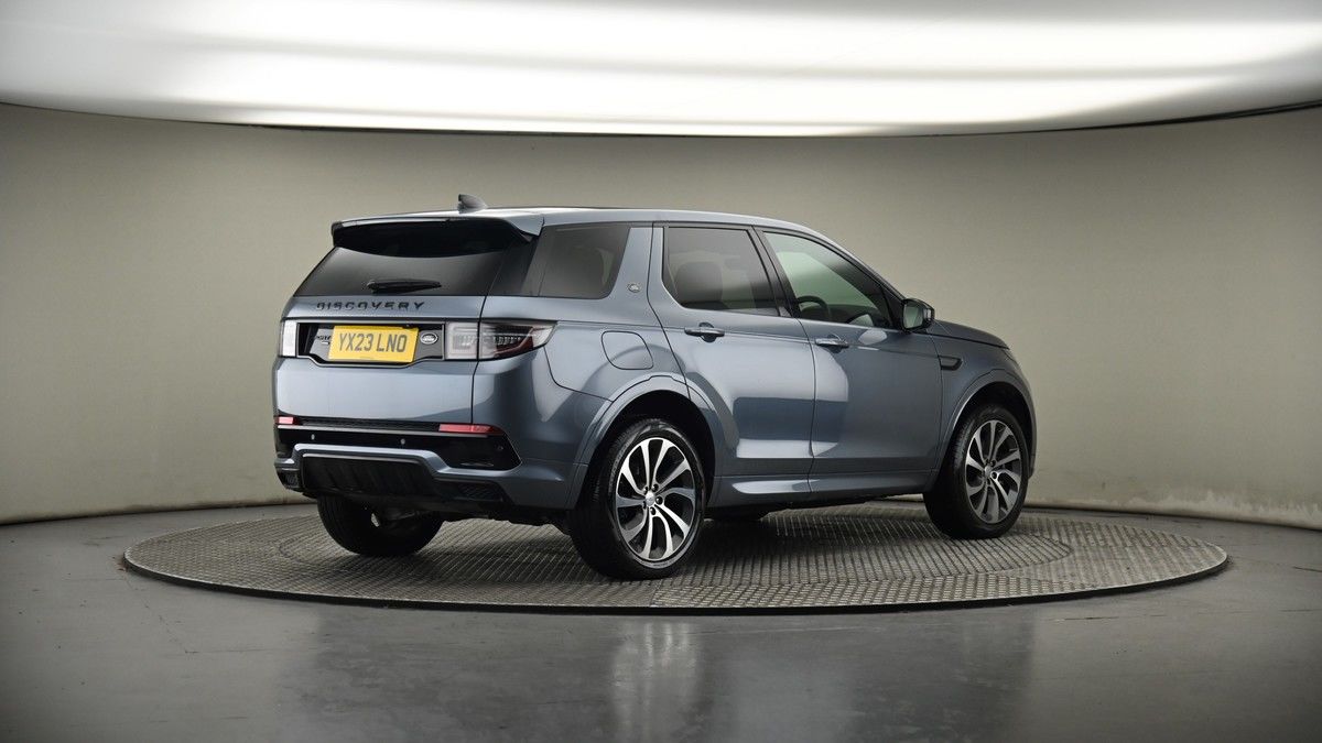 Land Rover Discovery Sport Image 7