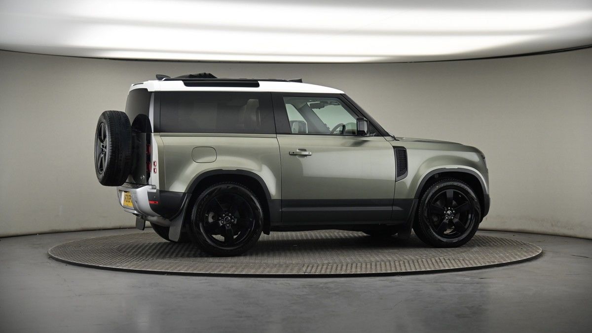 More views of Land Rover Defender 90