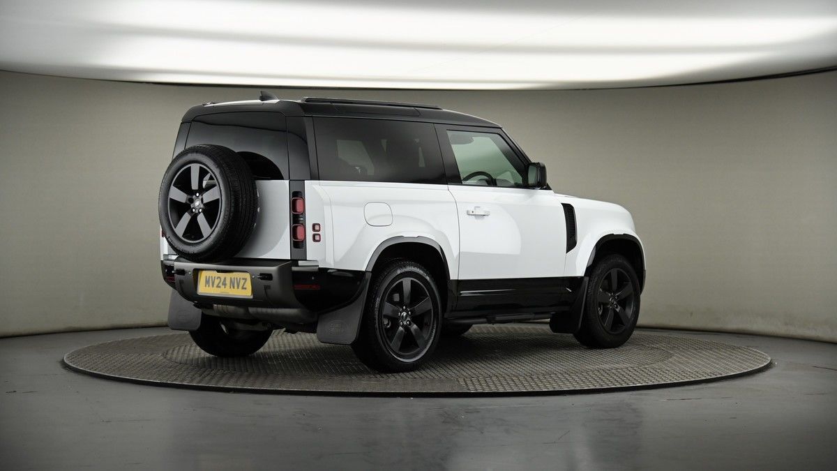 Land Rover Defender 90 Image 7