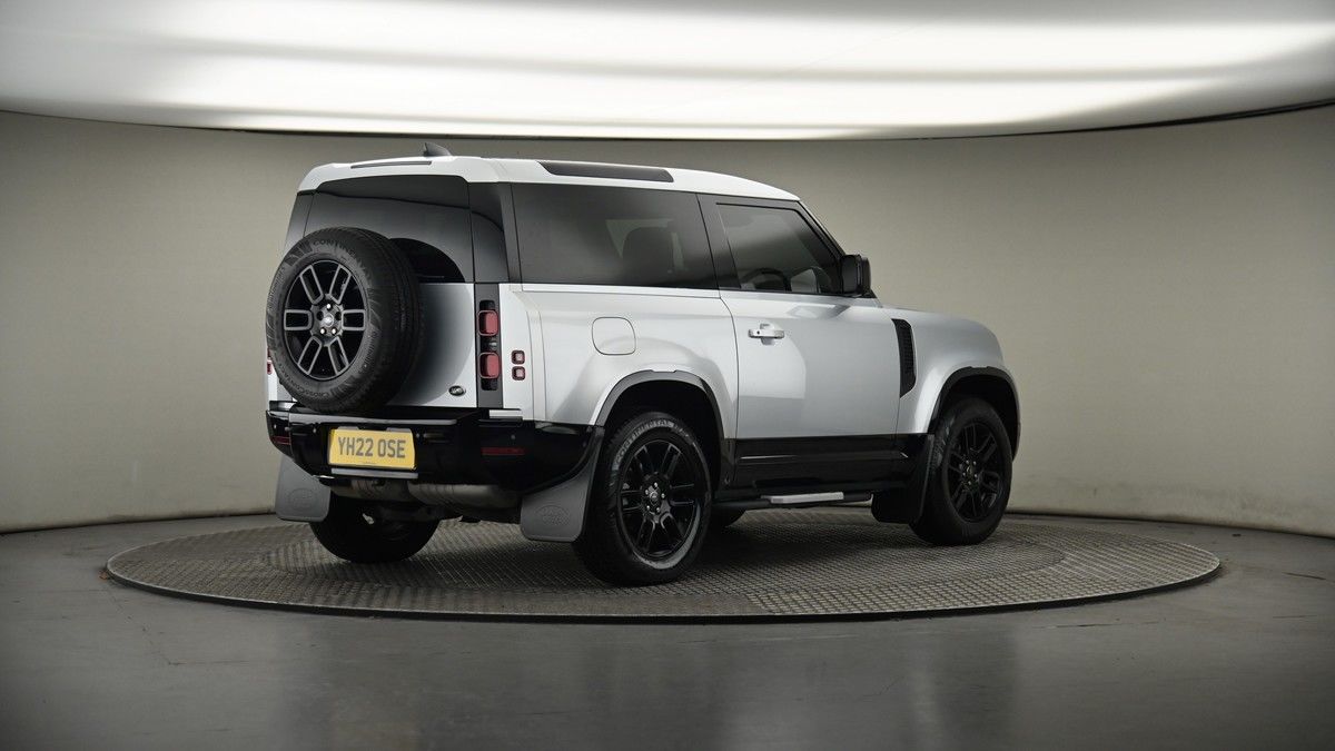 Land Rover Defender 90 Image 7