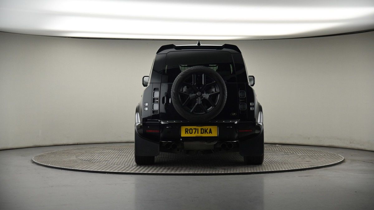 Land Rover Defender 110 Image 17