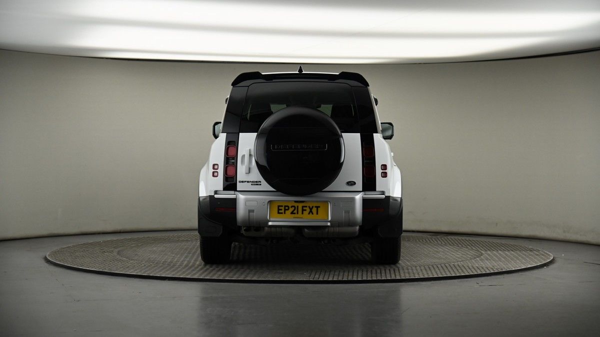 Land Rover Defender 110 Image 17